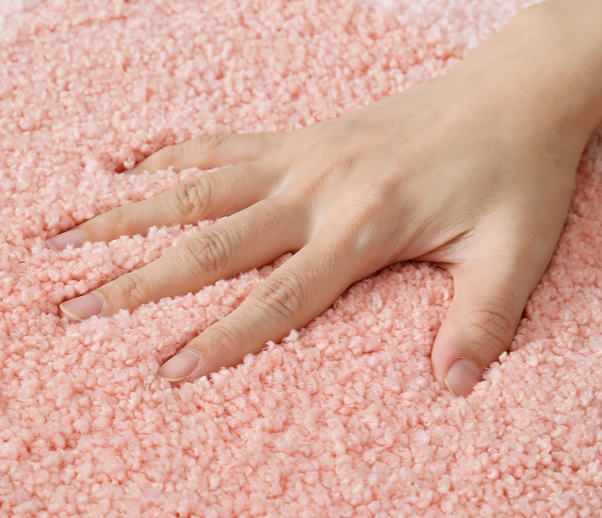 Design Perzikvormige Badmat – Pluche & Absorberend – 2 cm Dik, 1500 g/m² – Antislip TPR-achterkant – Wasbaar & Zacht Gebreid Tapijt
